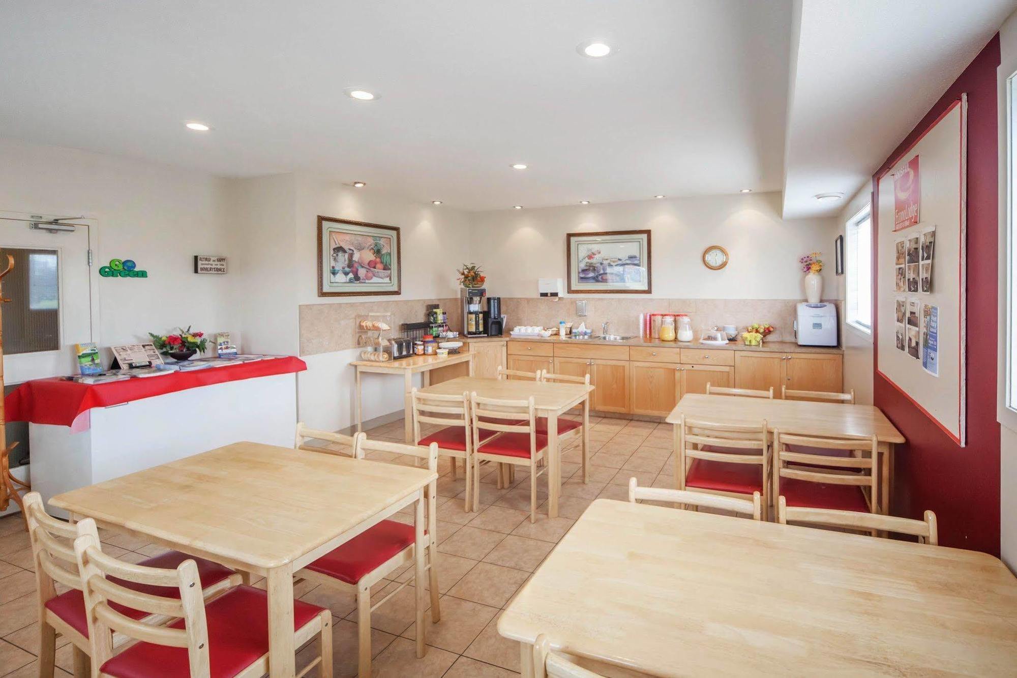 Econo Lodge Inn & Suites Innisfail Zewnętrze zdjęcie