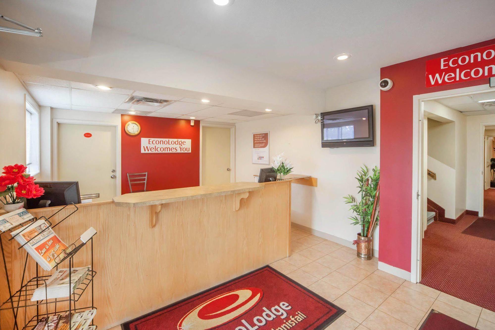 Econo Lodge Inn & Suites Innisfail Zewnętrze zdjęcie