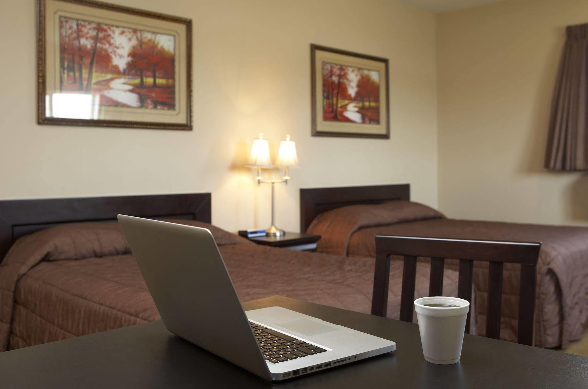 Econo Lodge Inn & Suites Innisfail Zewnętrze zdjęcie