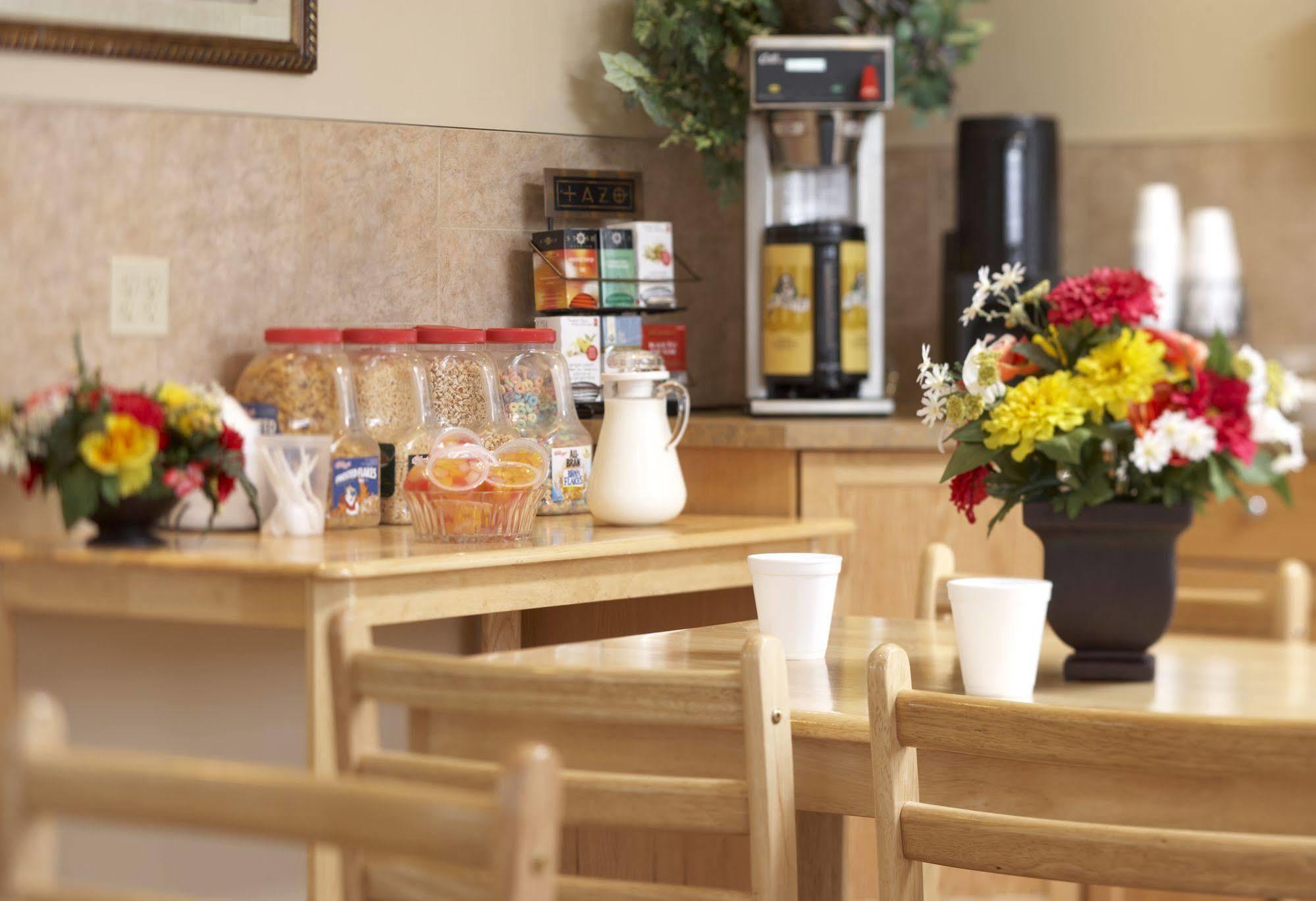 Econo Lodge Inn & Suites Innisfail Zewnętrze zdjęcie