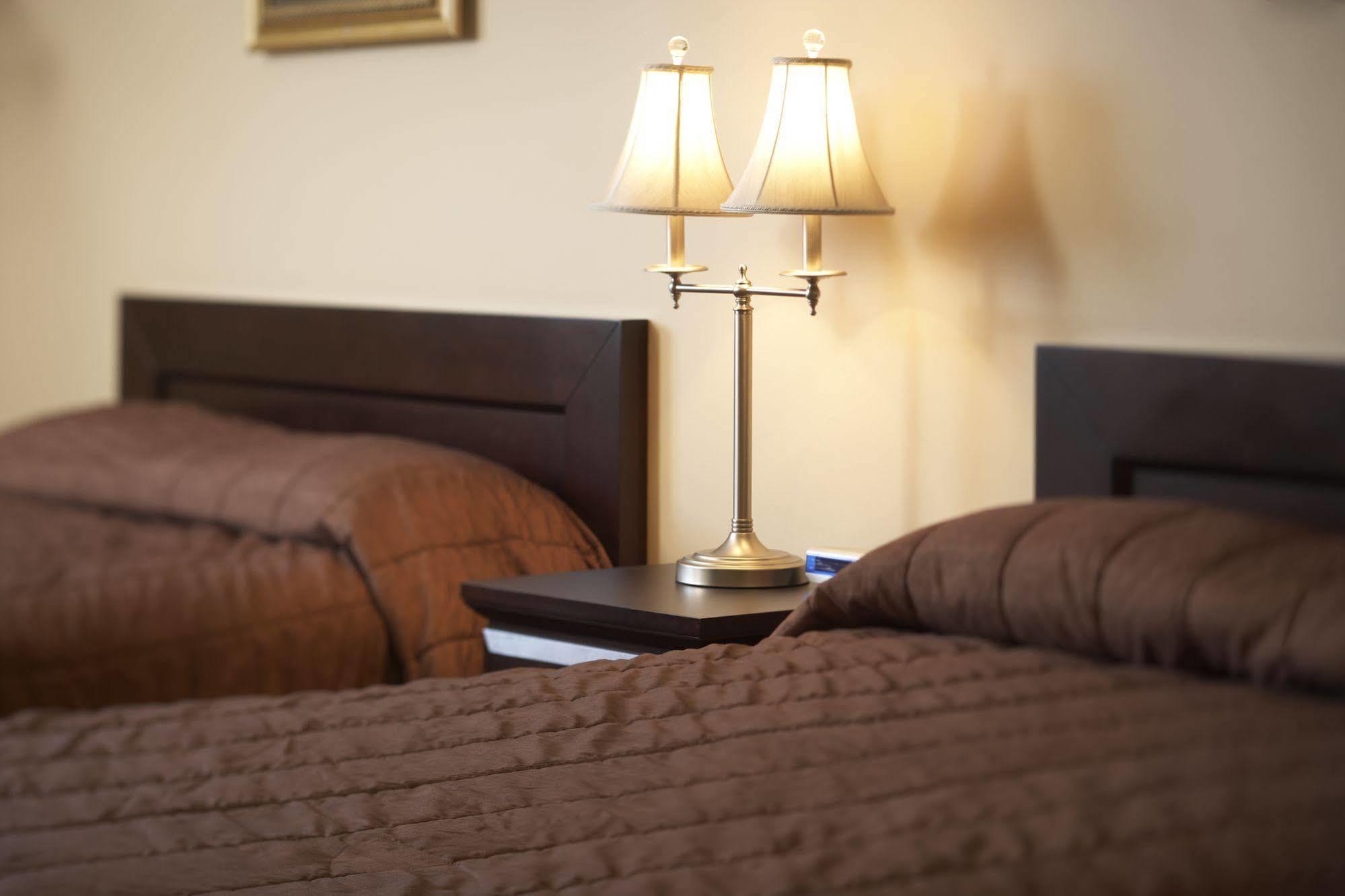 Econo Lodge Inn & Suites Innisfail Zewnętrze zdjęcie