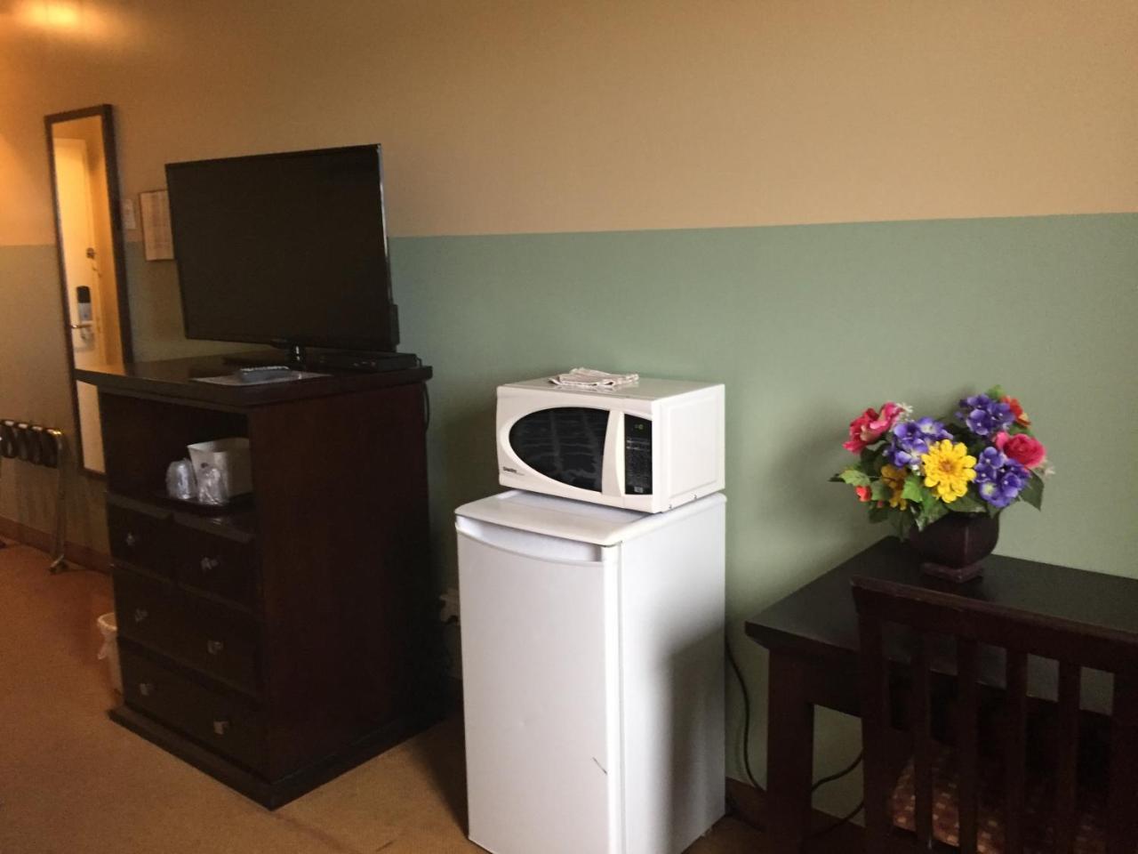 Econo Lodge Inn & Suites Innisfail Zewnętrze zdjęcie